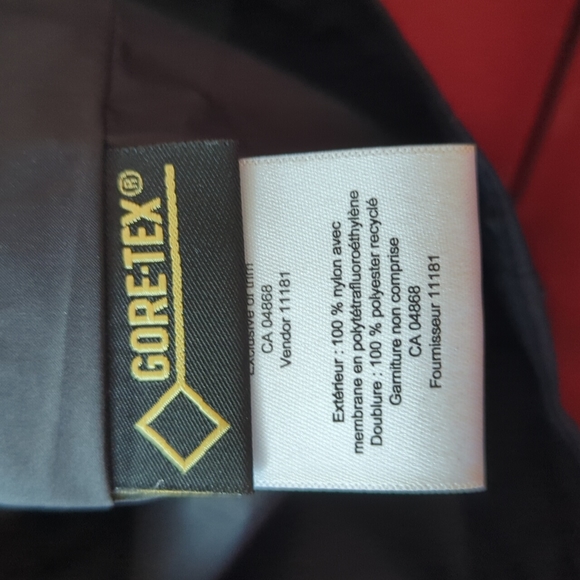 MEC Gore-tex Monsoon Raincoat - Picture 6 of 6